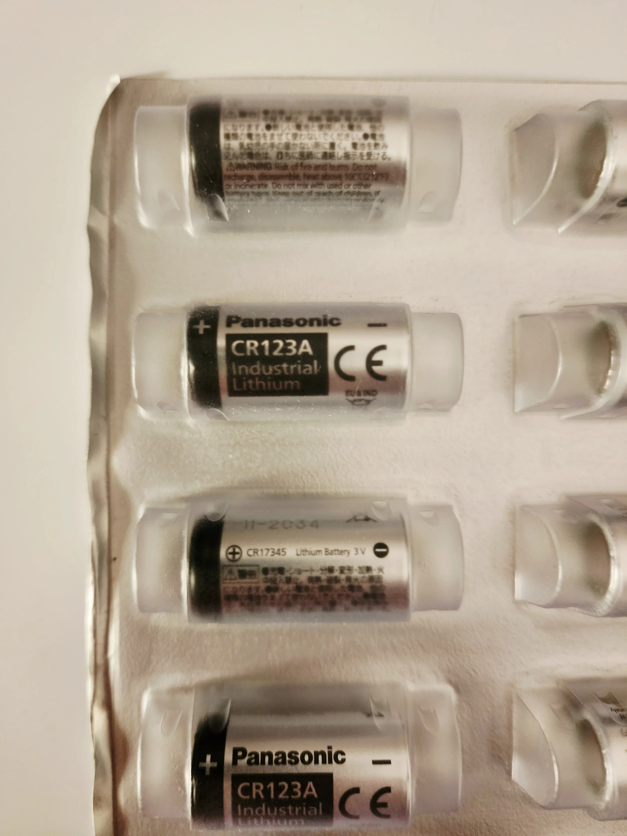 cr123 batteries pic 2.jpg