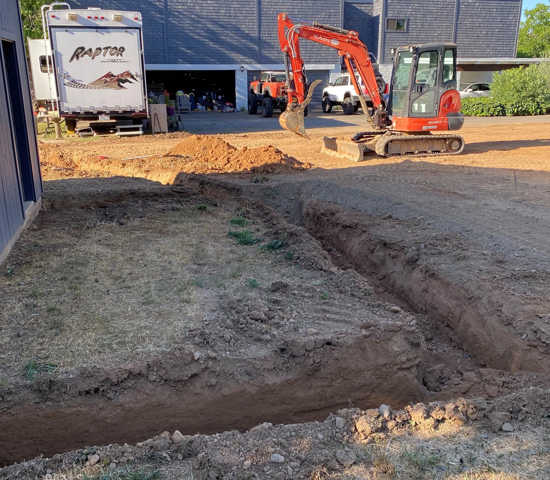 Trench Dig 1 H 2000P.jpg