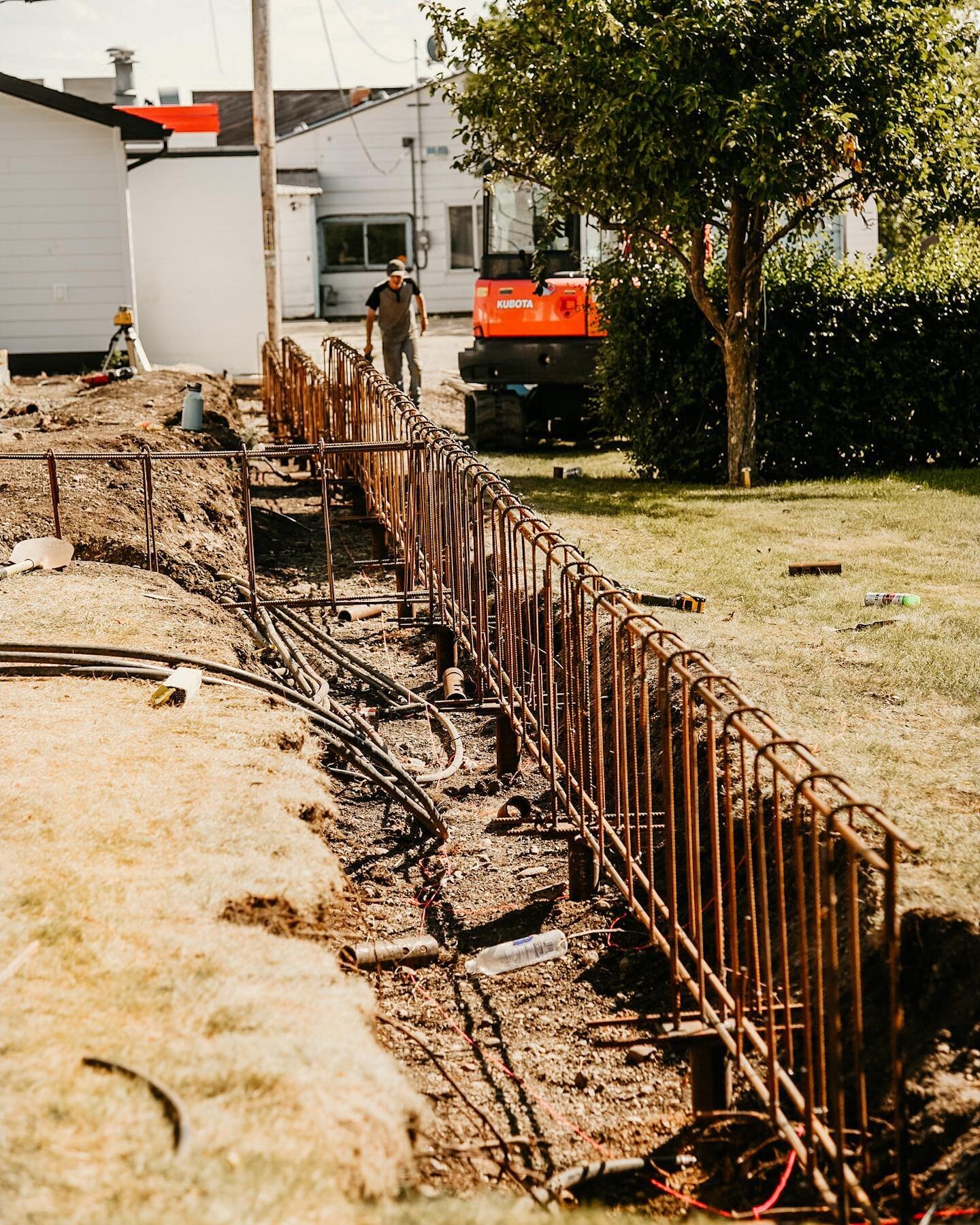 Grade beam retaining wall going in!

#concrete #concretecontractor #fairviewalberta #peacecountry #canadianconcrete