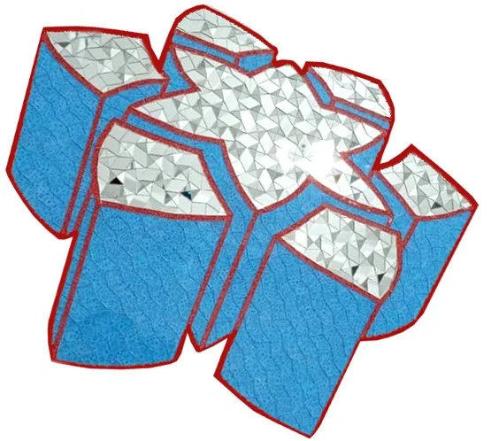 Islimi Star, 2023, Mirror mosaics on wood, 55 x 70 cm 