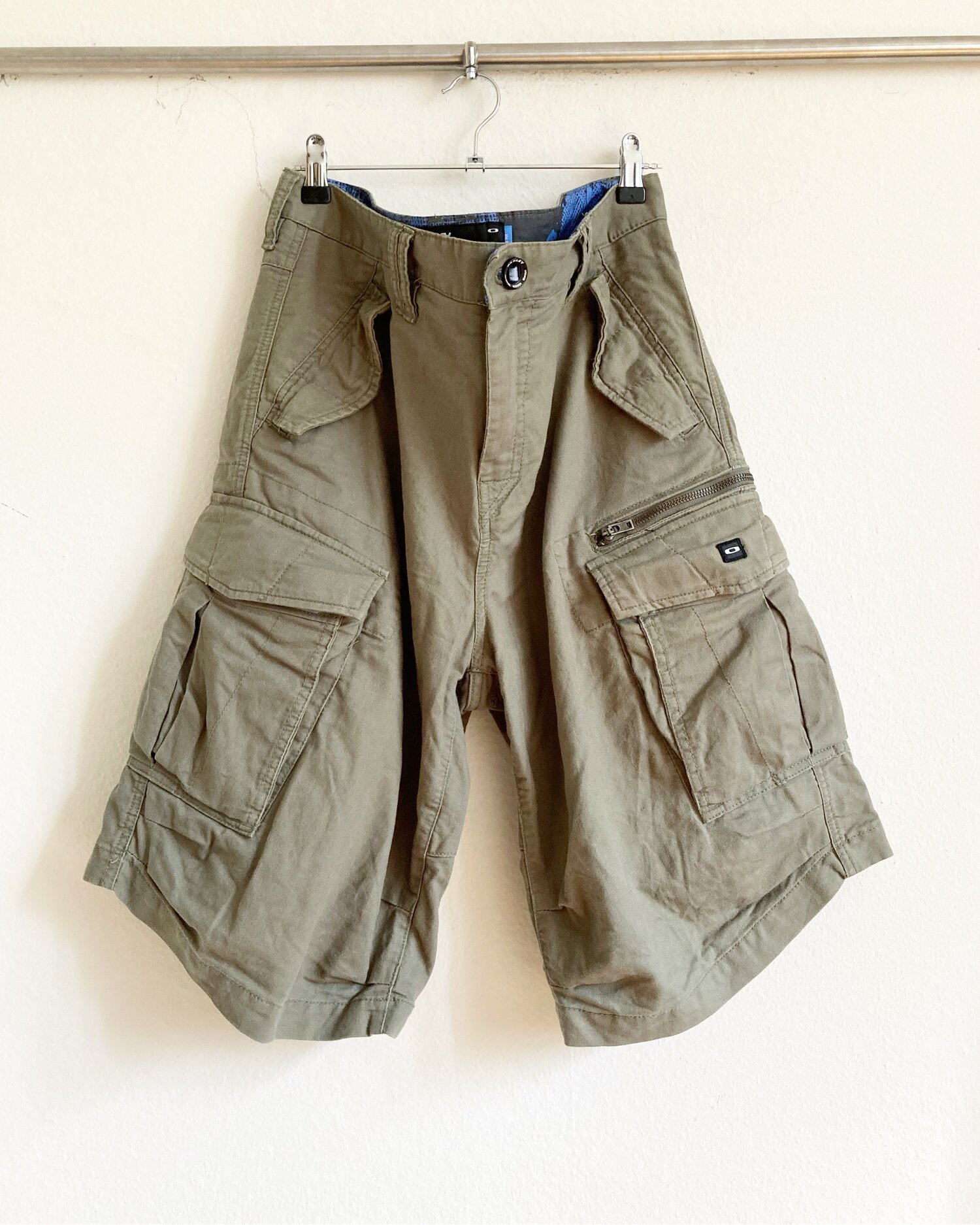 Vintage Oakley Cargo Shorts (34) — slowed (forever)