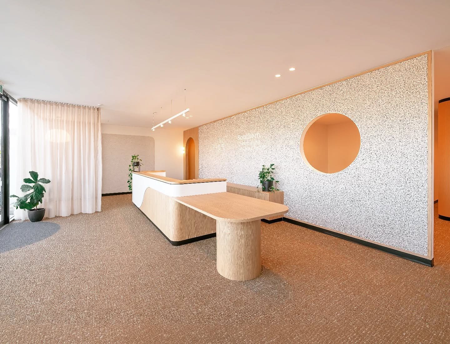 A capture from a recent photoshoot with @cat.mckenzie_occhio of a warm and welcoming office fitout we created for our lovely clients. Careful thought was given to the selection of materials and finishes to provide visual textural interest that is res