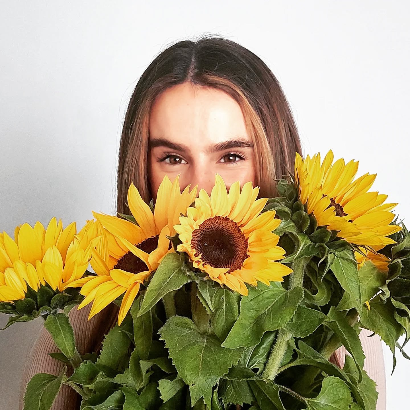 This week we celebrated our lovely Shelby's birthday! We wish her much love and happiness on her next trip around the sun 💛🌻💚

📷 @cat.mckenzie_occhio