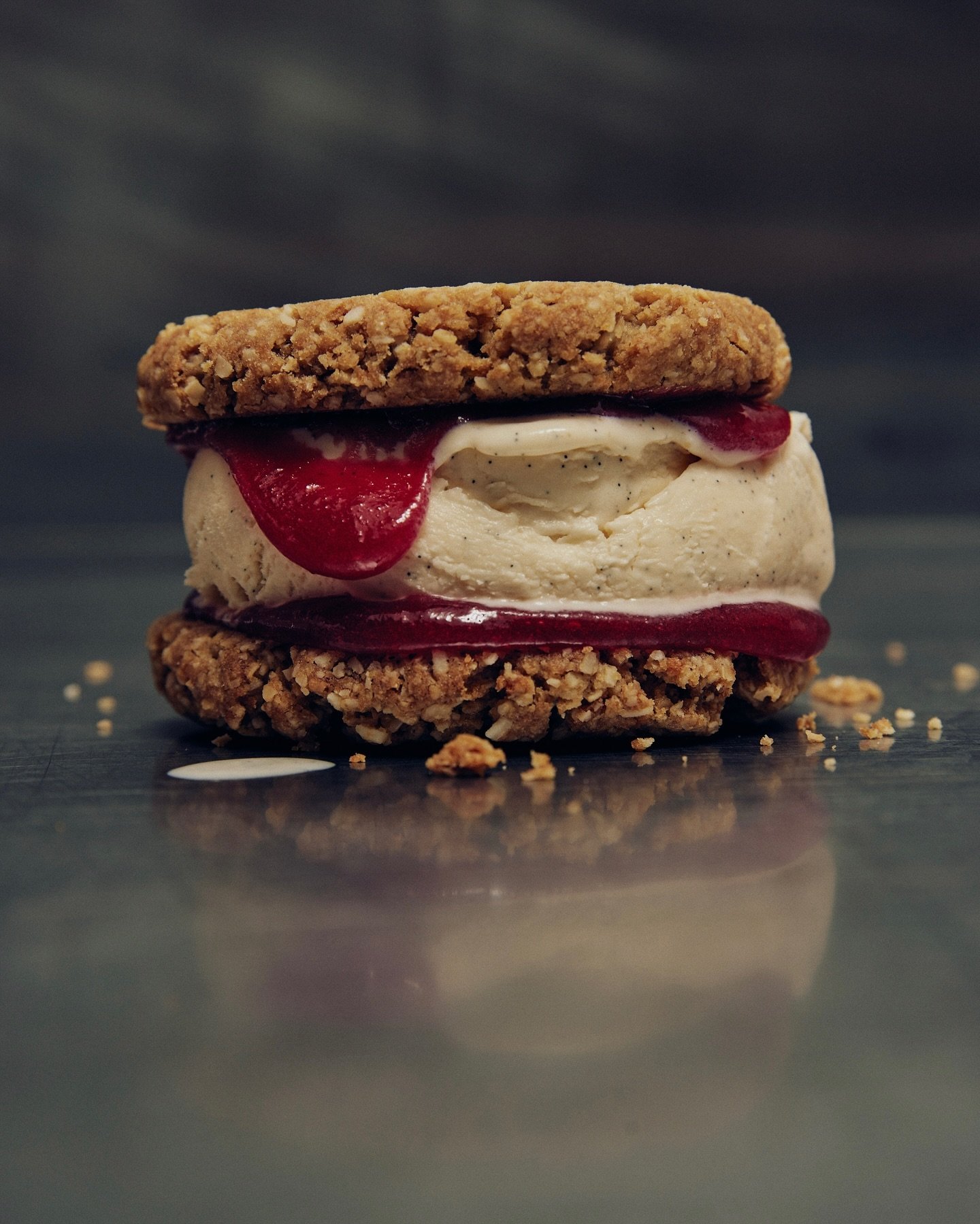 | When MONTE met BILLY.

Say hello to the &lsquo;MONTE JAM SANGA&rsquo;. The dreamiest, creamiest and jammiest collaboration with @billyvancreamy.

Toasted oat and coconut cookies squished  between vanilla bean ice cream and raspberry jam.

Available