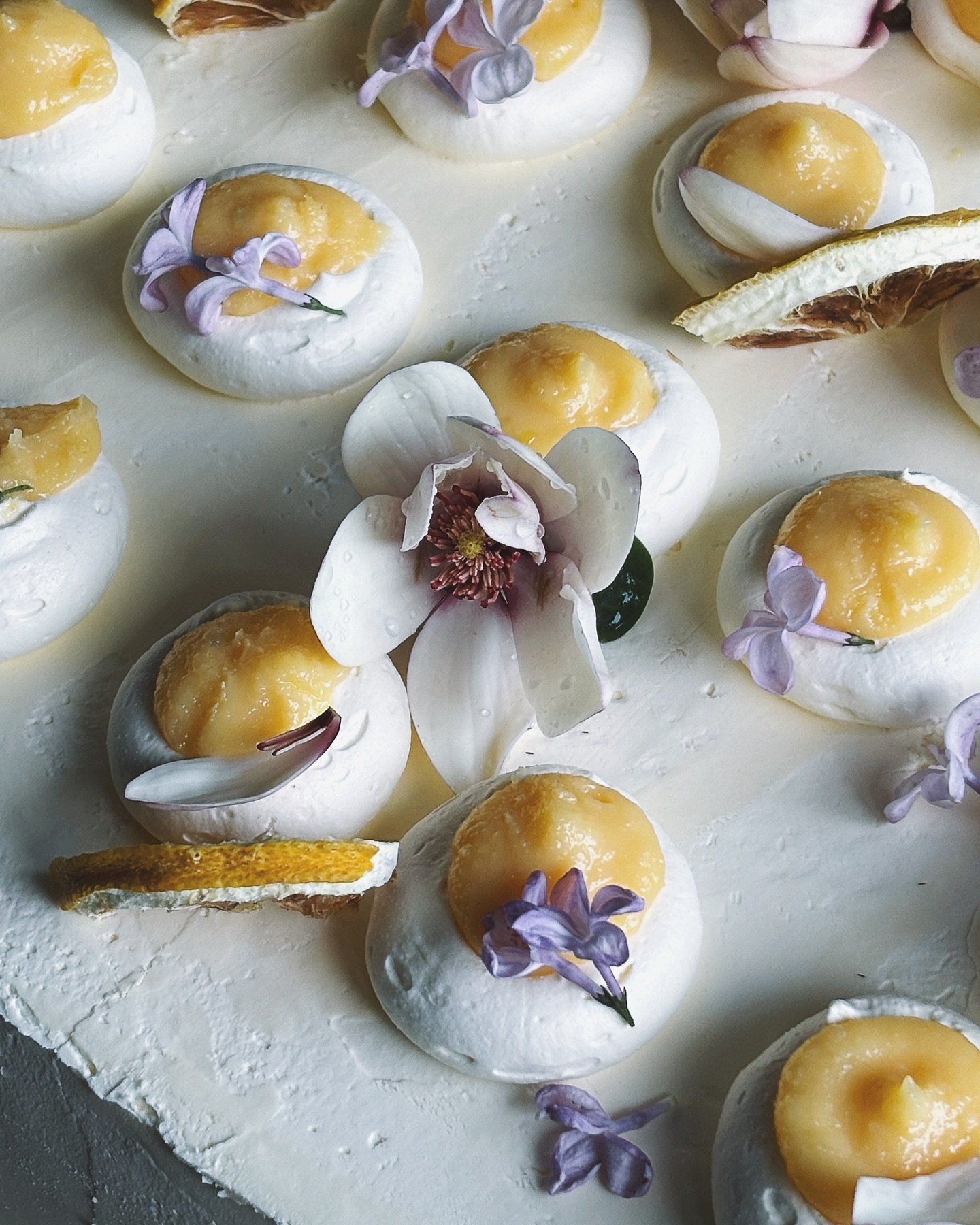 | Slab cake deliciousness with flowers from my garden. ✲ ♡