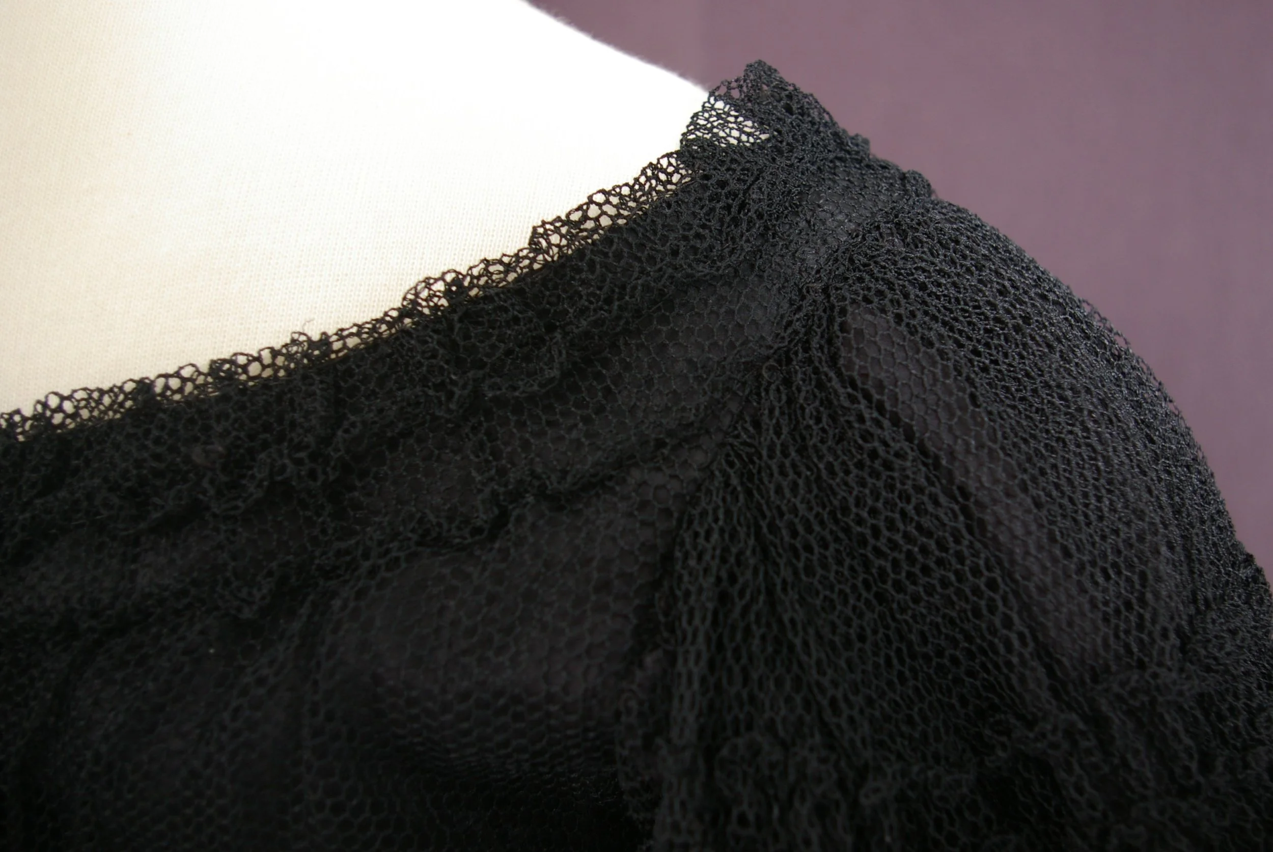 Completed consolidation of the silk net at the shoulder.