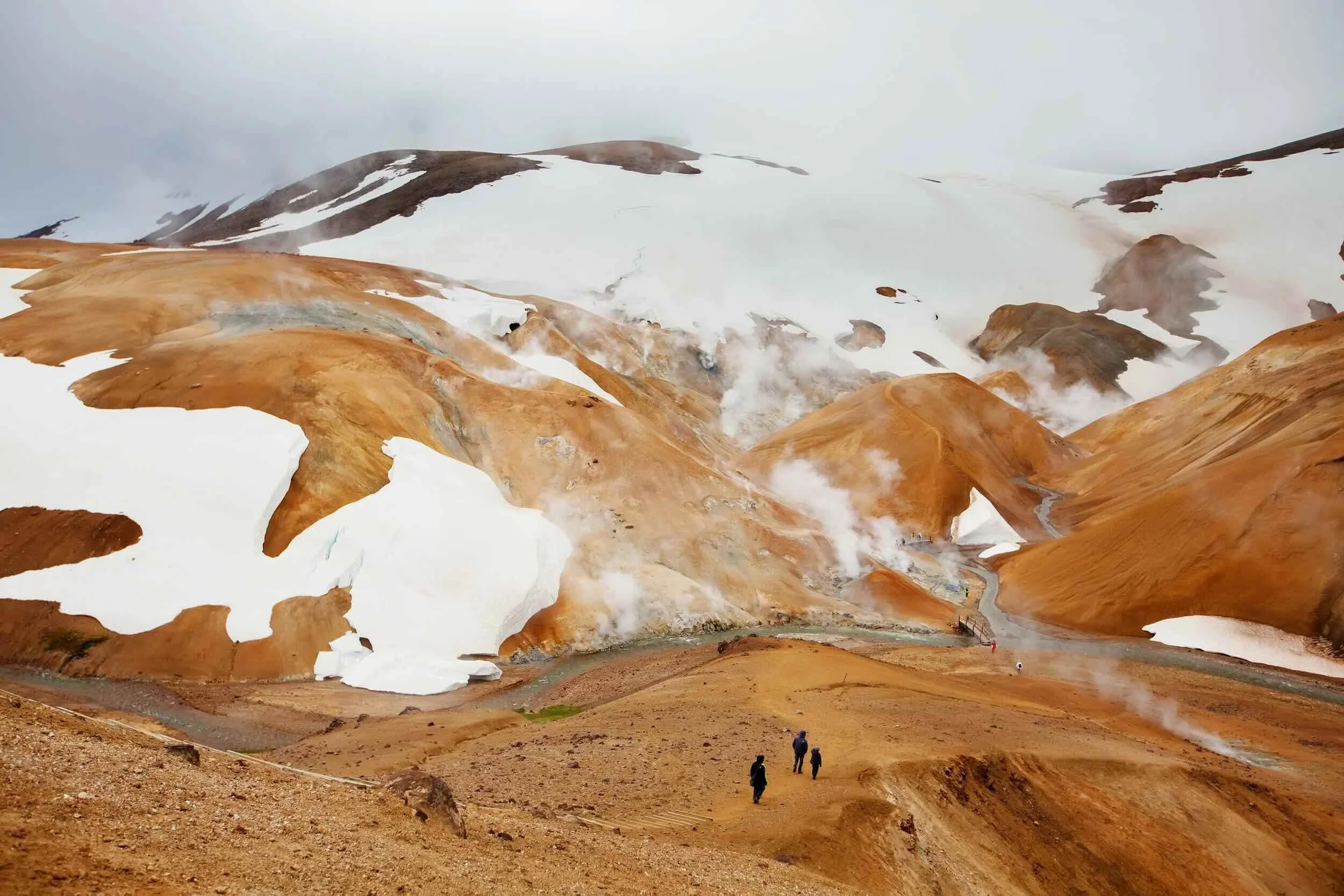 iceland-highlands-volcanic-landscape-scenic-view