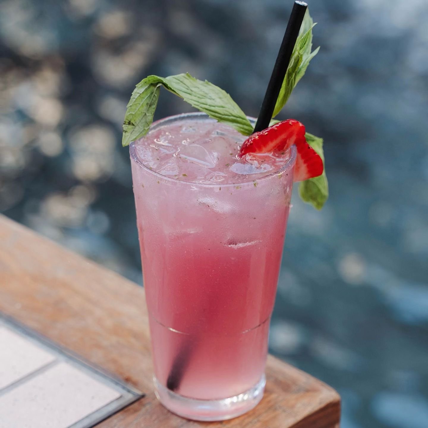 Pour some sugar on me&hellip; 🍹☀️🍓

Spice up your Thursday arvo with $14 Spritz&rsquo; (between 5pm-7pm)

_______________________

#sydneylivemusic #acoustic #singers  #dj #music #goodmusic #cider #paleale #beer #beerontap #beeroftheday #beeroclock