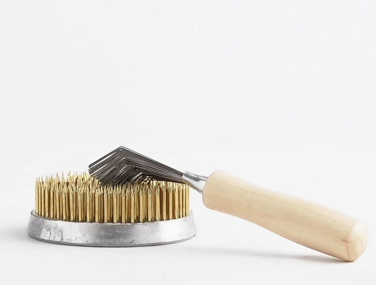 Kenzan Rake Flower Frog Cleaner by Hanataba