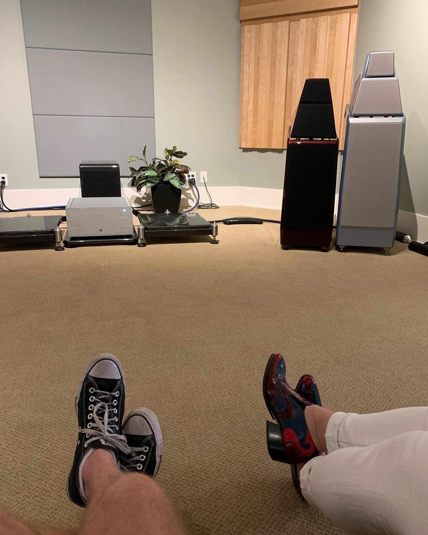 When in Pasadena visit @audio_element 

Thank you Ae for the afternoon listen with @thathifigirl 

listening to 
The @wilson.audio Alexia V
@boulderamplifiers 1160
And VTL
The room is 💯 

My song choices were 
Pearl Jam Present Tense (I love what Ed