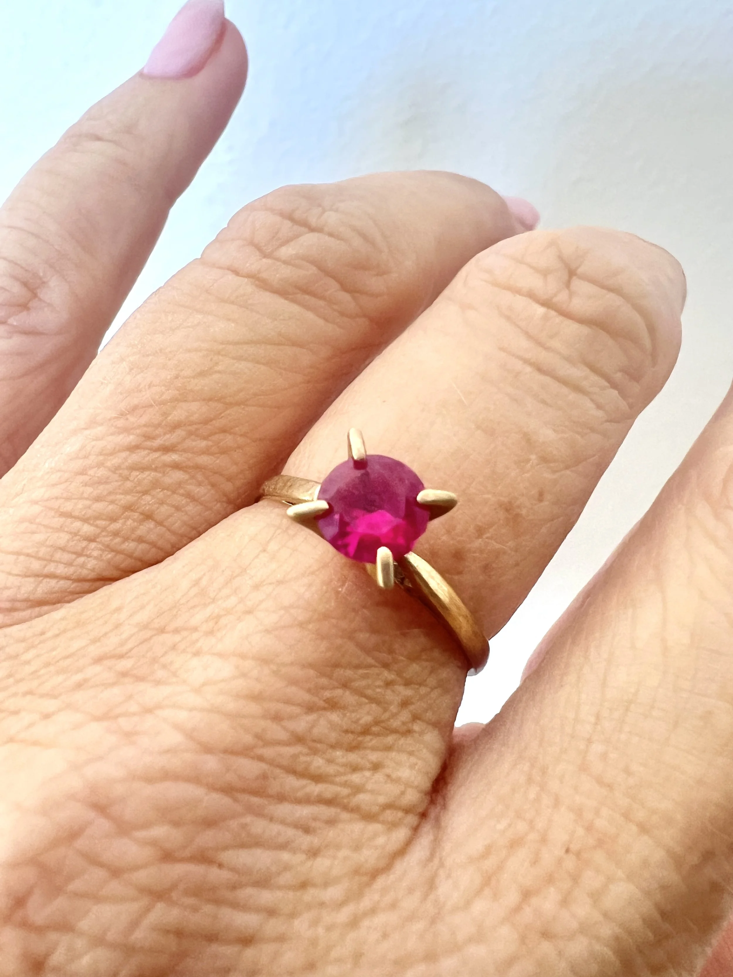 9ct gold vintage sapphire ring