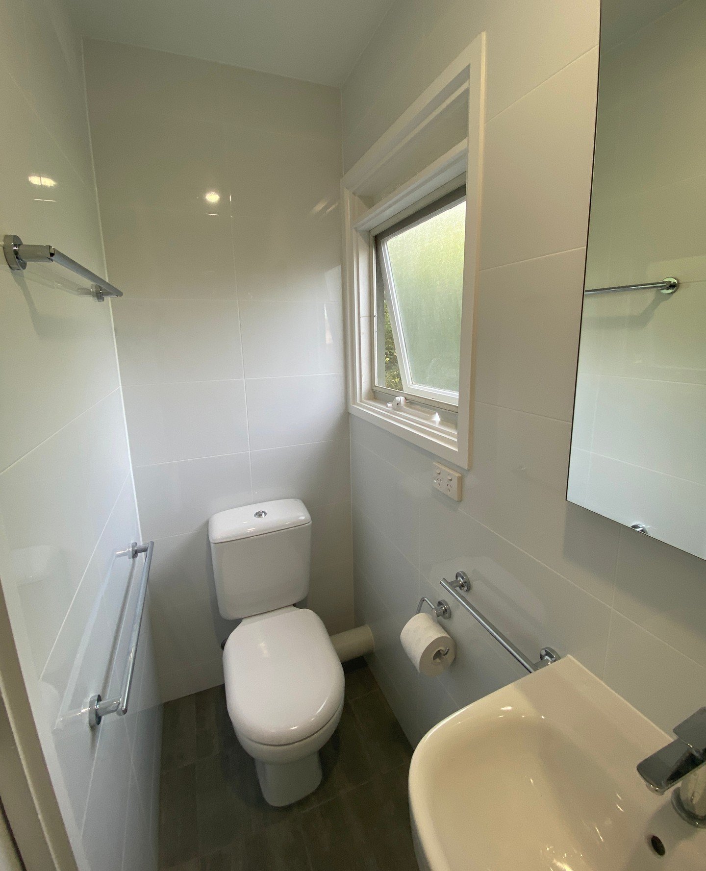 We smashed out this little second-story bathroom reno in Giralang and are pretty happy with the results if we do say so ourselves 🤪⁠
.⁠
.⁠
.⁠
.⁠
.⁠
⁠
#canberraconstruction #canberrabuilder #canberrabusiness #canberrarenovations #beforeandafterrenova