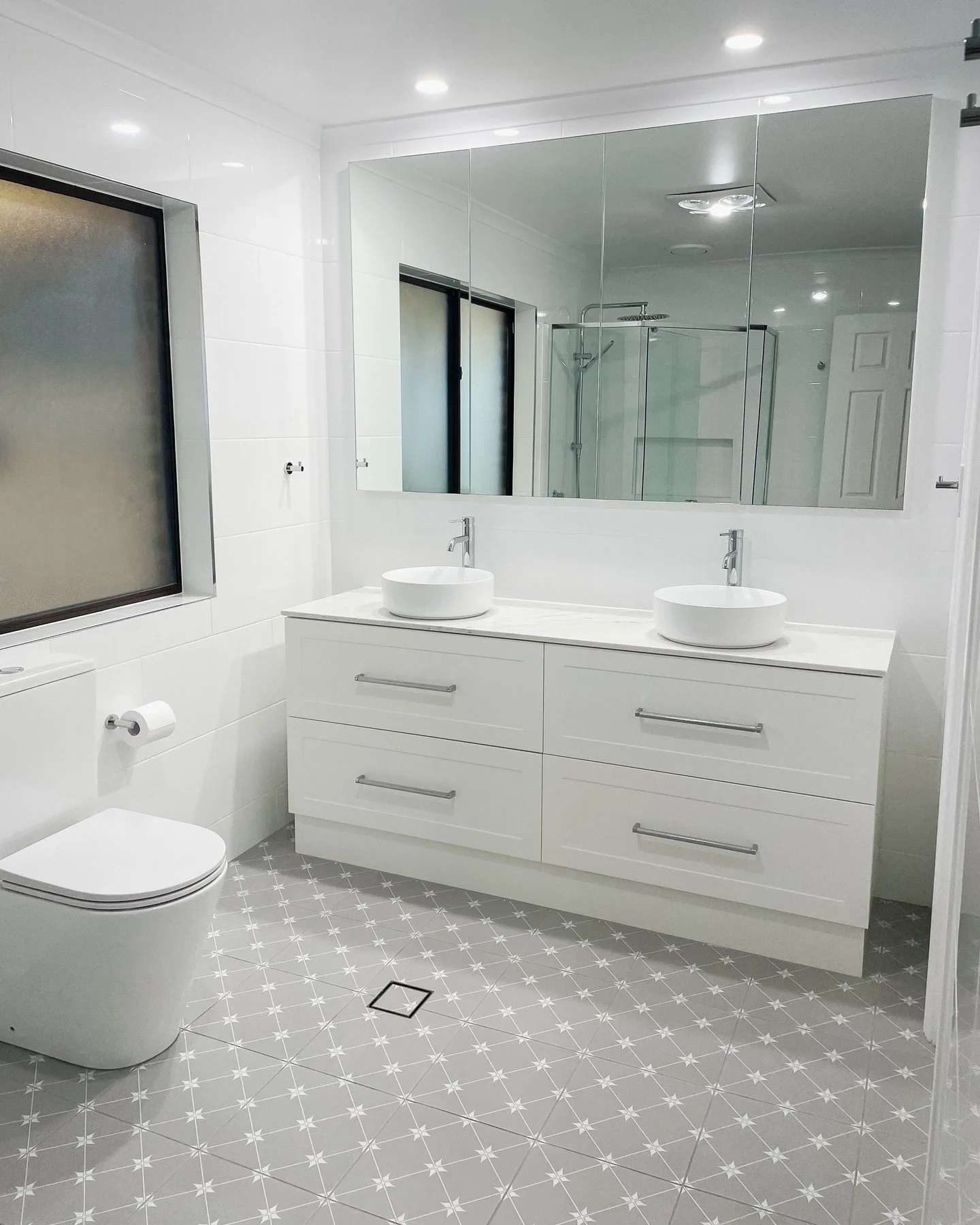 Another bathroom reno finished 🛁✔️⁠
⁠
We love how bright and fresh this bathroom in Banks feels now 🤩⁠
⁠
Swipe to see the before photos ➡️⁠
.⁠
.⁠
.⁠
.⁠
#canberraconstruction #canberrabuilder #canberrabusiness #canberrarenovations #beforeandafterren