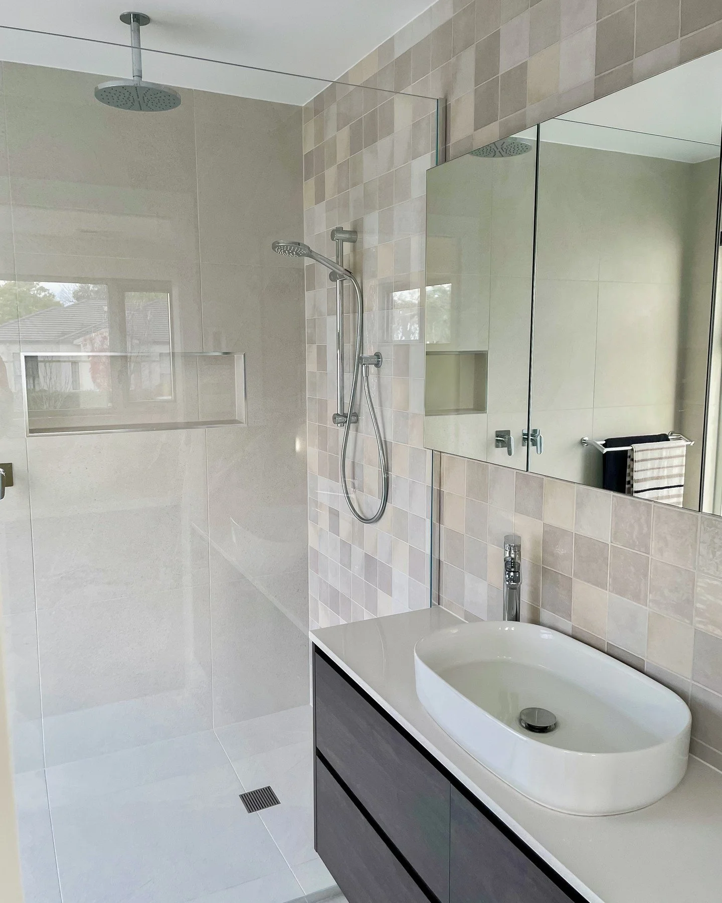 A nice refresh for this ensuite in O'Connor!⁠
⁠
Swipe to see the before 👉⁠
.⁠
.⁠
.⁠
.⁠
#canberraconstruction #canberrabuilder #canberrabusiness #canberrarenovations #beforeandafterrenovations #beforeandafter #renovations #builder #construction #home
