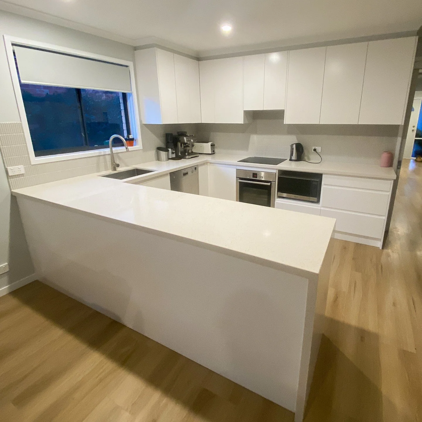 A clean, simple kitchen glow-up that makes all the difference! 🔨⁠
⁠
Plus, we laid a fresh floating floor throughout this Ngunnawal house to match 👌⁠
⁠
Swipe to see the before ➡️⁠
.⁠
.⁠
.⁠
.⁠
.⁠
#canberraconstruction #canberrabuilder #canberrabusine