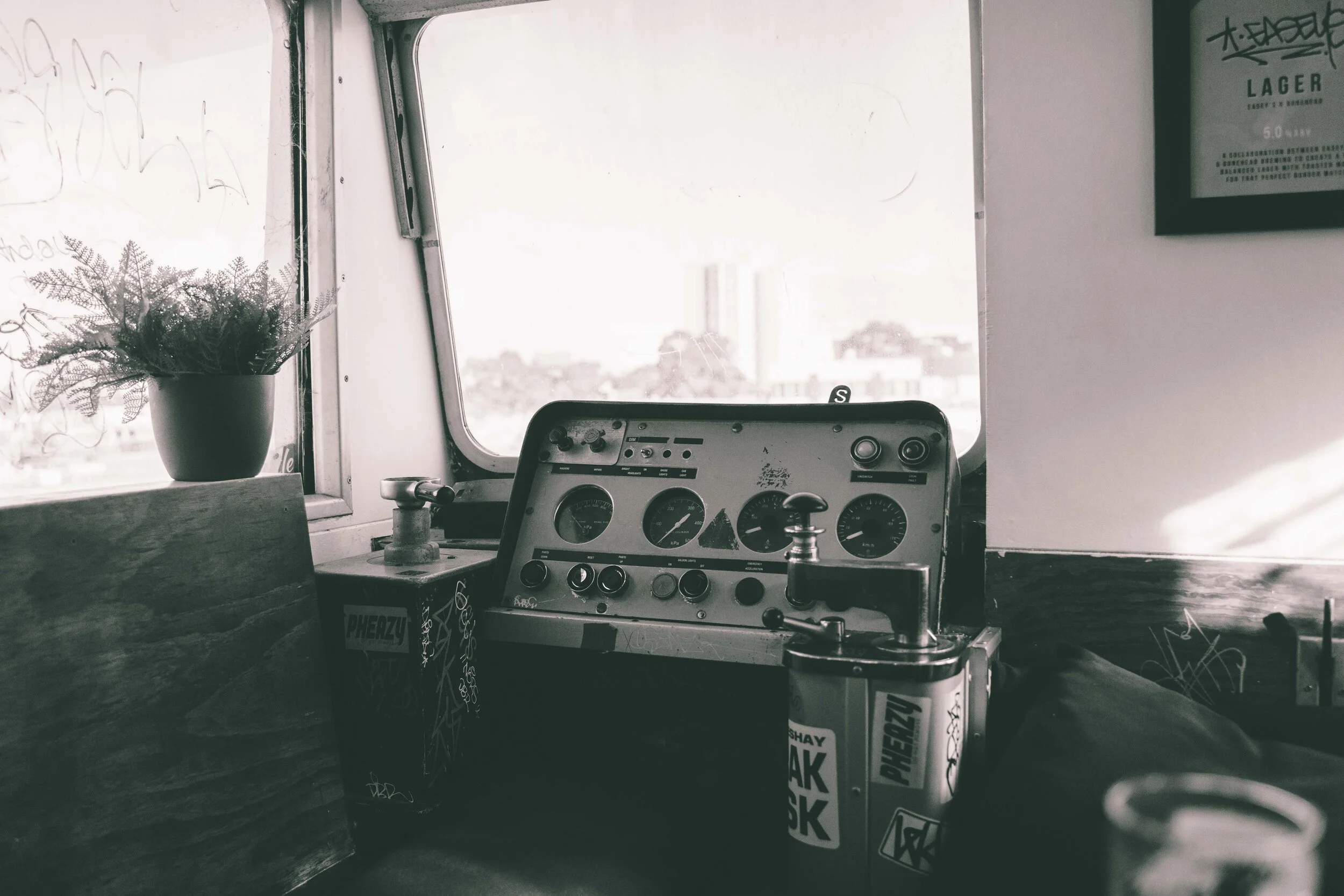 RAYMONDS x EASY'S-120.jpg