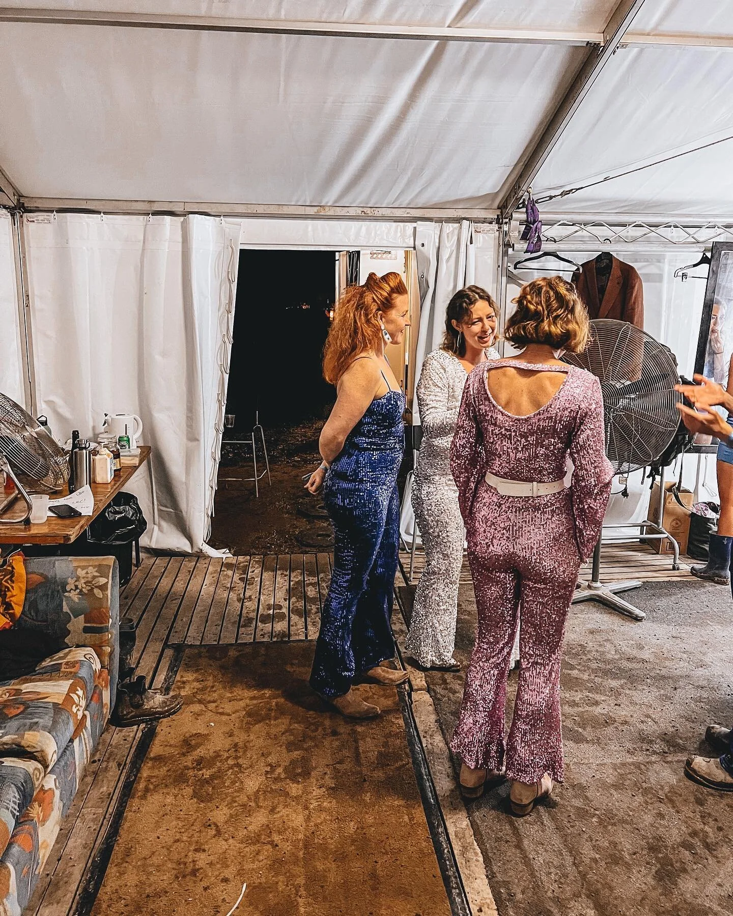 @reubenkayeofficial reckons that, &ldquo;Being backstage is like a long-form aneurism.&rdquo; Luckily, being covered in sequins cures all manner of ills ✨ #dollypartondanceparty #woodfordfolkfestival #NYE #AmphiGrande