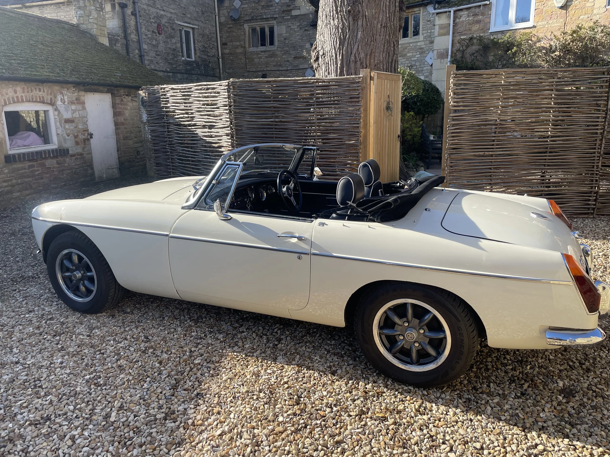 FOR SALE! MG B ROADSTER
