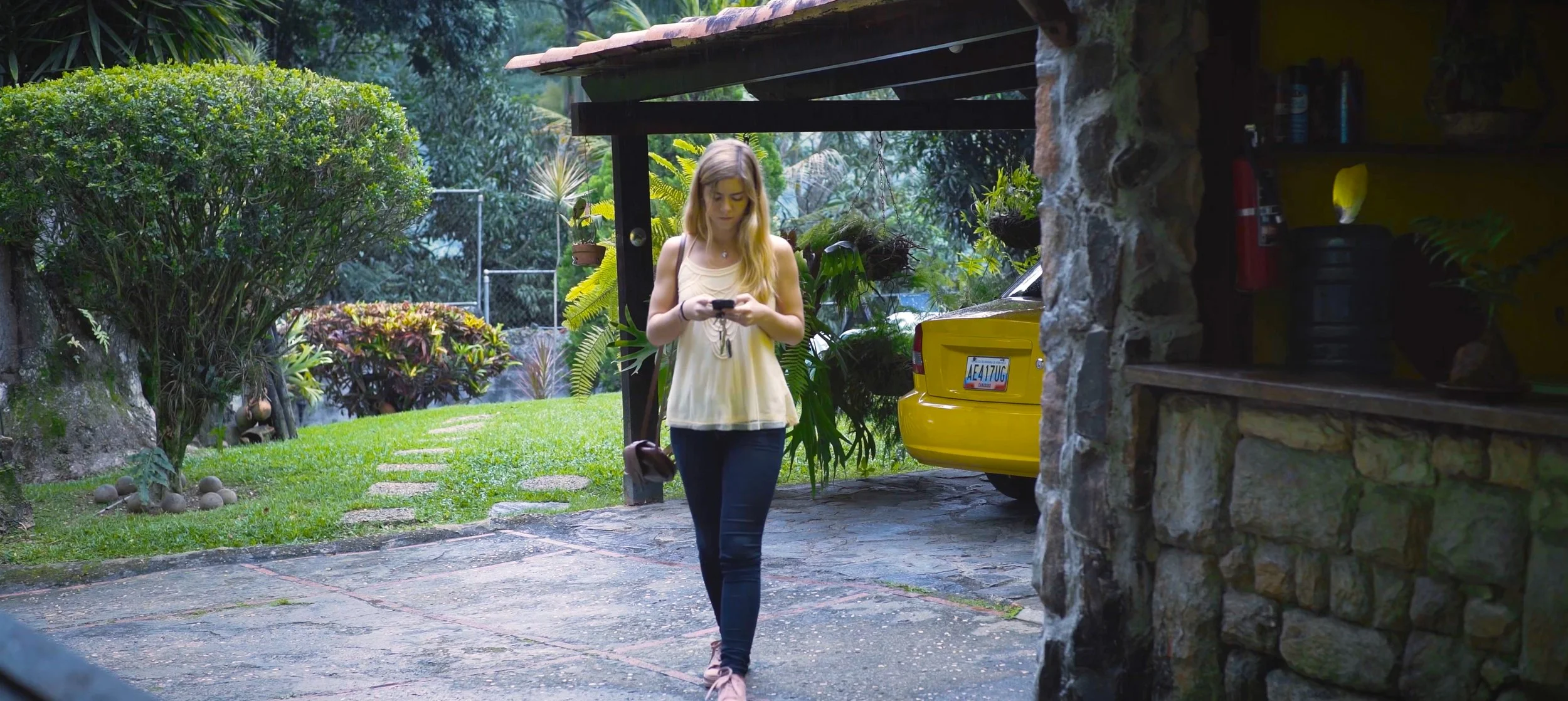 VUELVE - Victoria Saracino