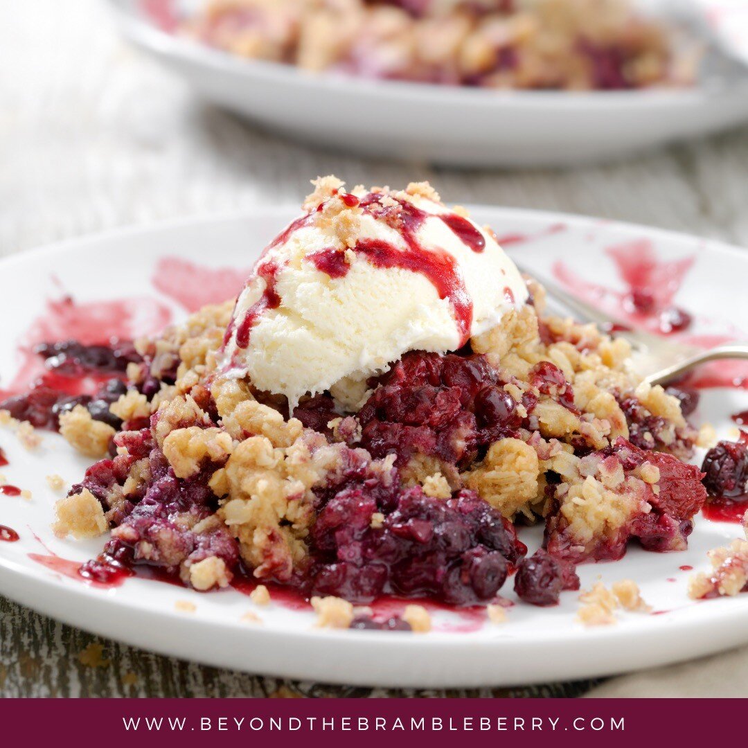 This delicious berry crisp is easy to put together and is a healthier option for holidays, special occasions, or to satisfy that mid-week sweet tooth! It is lower in calories (250 per serving), gluten-free, dairy-free, and only uses natural sugar (ho