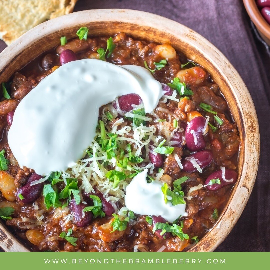 One Pot Turkey Chili

Cozy up with this warm bowl of turkey chili! Perfect for a cool evening, this chili comes together in just one pot and has a nice kick of flavor from green chiles and jalape&ntilde;os. Servings: 5

Ingredients:
&bull;	1 lb. grou