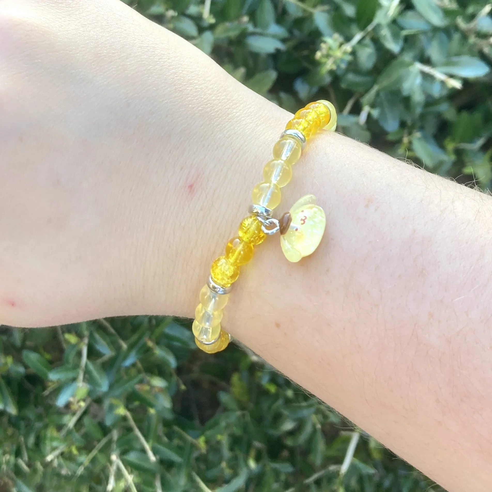 Pastel_Cuties_Glass_Elastic_Bracelets_yellow_puppy_1.JPG