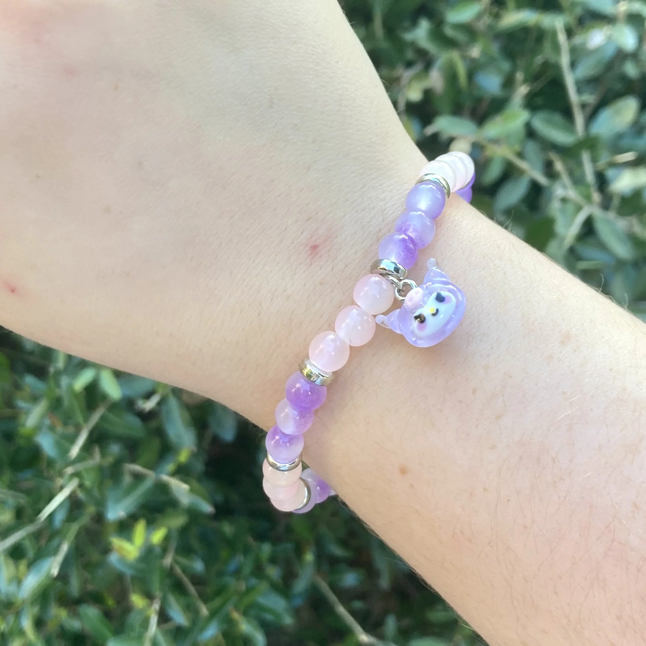 Pastel_Cuties_Glass_Elastic_Bracelets_purple_bunny_1.JPG
