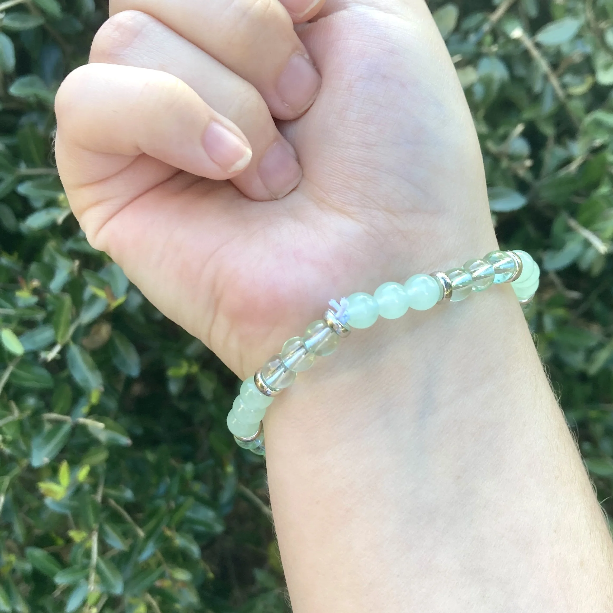 Pastel_Cuties_Glass_Elastic_Bracelets_mint_puppy_2.JPG