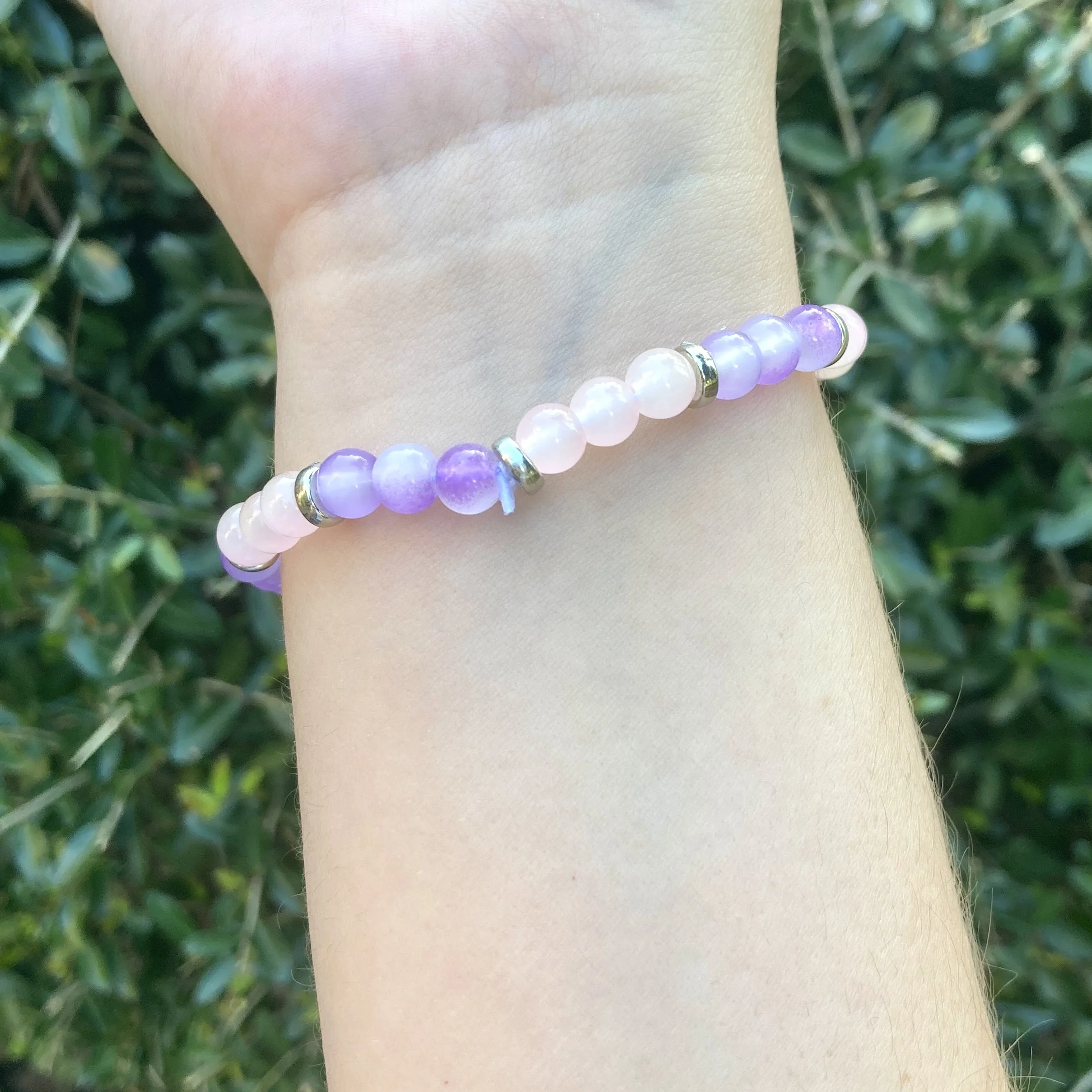 Pastel_Cuties_Glass_Elastic_Bracelets_purple_bunny_2.JPG