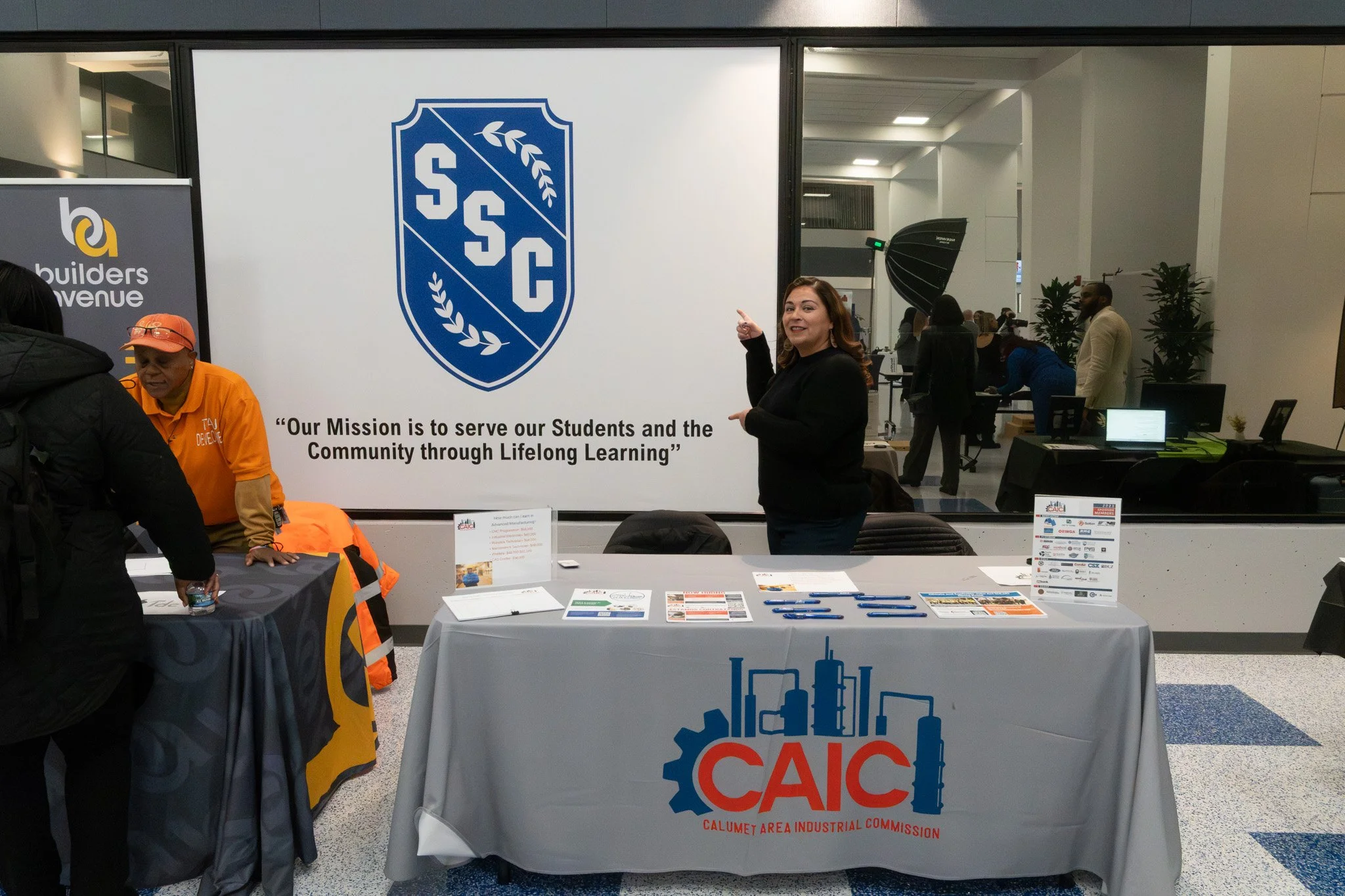 Thank you to everyone who came out to Hire Southland at @south_suburban. Our case manager, Jackie had the opportunity to connect with so many motivated job seekers. We&rsquo;re excited to continue supporting our community on their career journeys!
#c