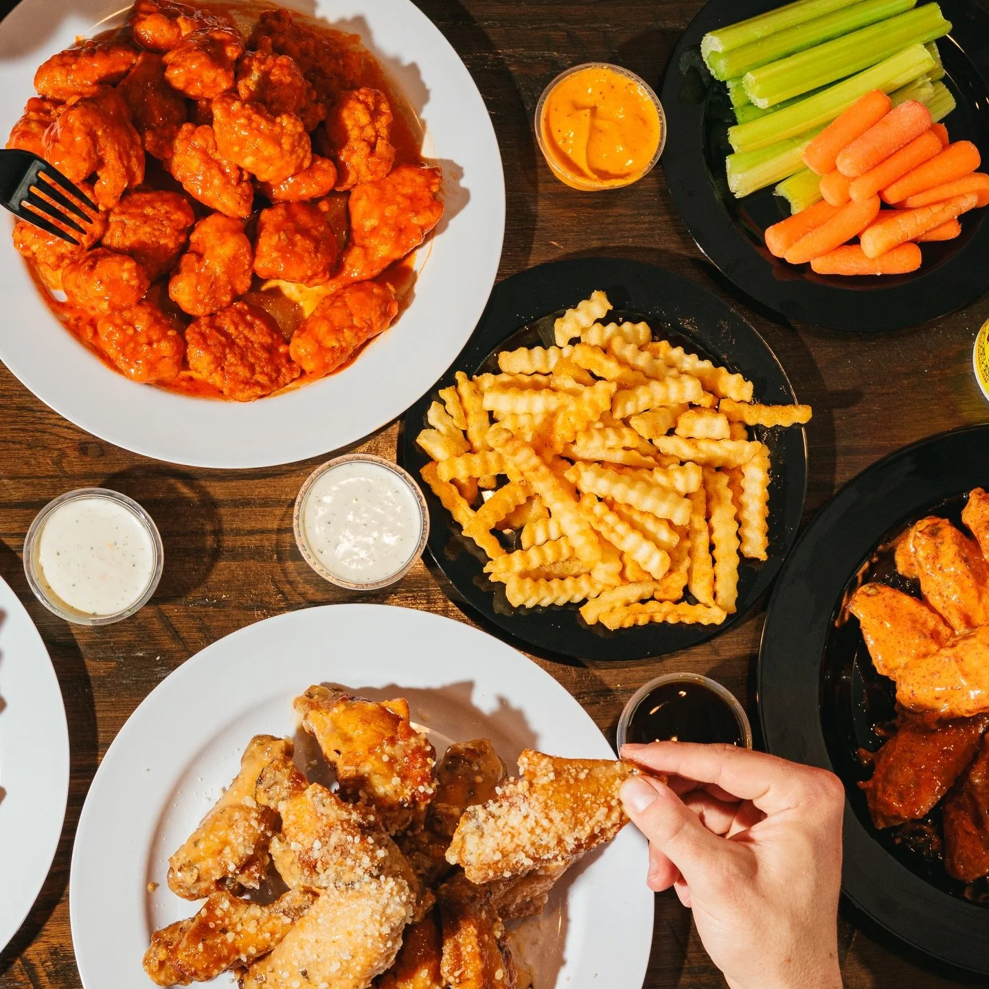 Holiday hosting? You bring the people, we&rsquo;ll handle the food&hellip;you get all the credit🍗 

More wings, less cooking, and alllll the sauce 👀 Order Wing Shack for your next gathering and let us feed the flock! 

Order now at order.wingshackw