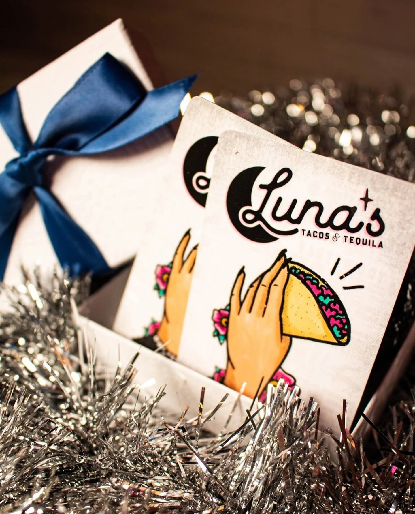 &lsquo;Tis the season for tacos&hellip;and last minute gifts. 🌮🎁Skip the stress and give them something they&rsquo;ll love! 

Come by and grab a Luna&rsquo;s gift card today, and treat yourself to a marg while you&rsquo;re at it 👀🌙