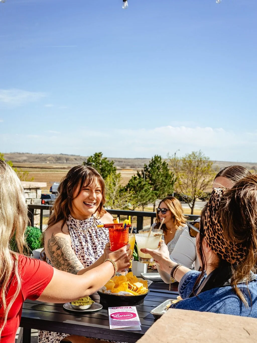 Patio weather 🤝 Luna&rsquo;s margs 

What better way to bask in this weather than with your favorite drink, chips and salsa, tacos, and great company?! ☀️ Join us for lunch, dinner, or Happy Hour and help us take advantage of this springtime sunshin