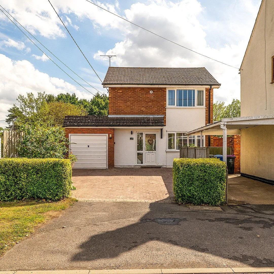 A few shots from this great starter home, perfect for first time buyers 🏡📷

📌 Reepham, Lincoln
🏡 @ben.from.walters