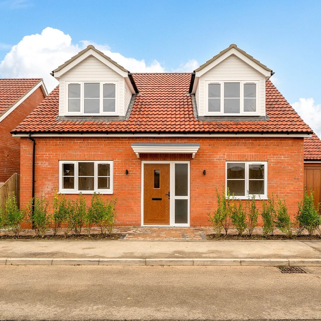 Check out this beautifully designed three bedroom detached bungalow, offering a perfect combination of modern style and practical living 🏡📷

📌 Billinghay
🏡 @brownco_llp