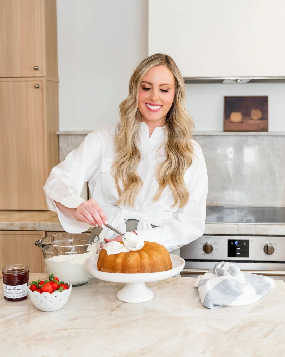 I got to photograph the sweetest project for Sugar Snap Baking Co. and I&rsquo;m still obsessed with how dreamy everything turned out 🍰✨⁠
⁠
There&rsquo;s something so fun about shooting for a brand that feels this cozy and intentional, the colors, t