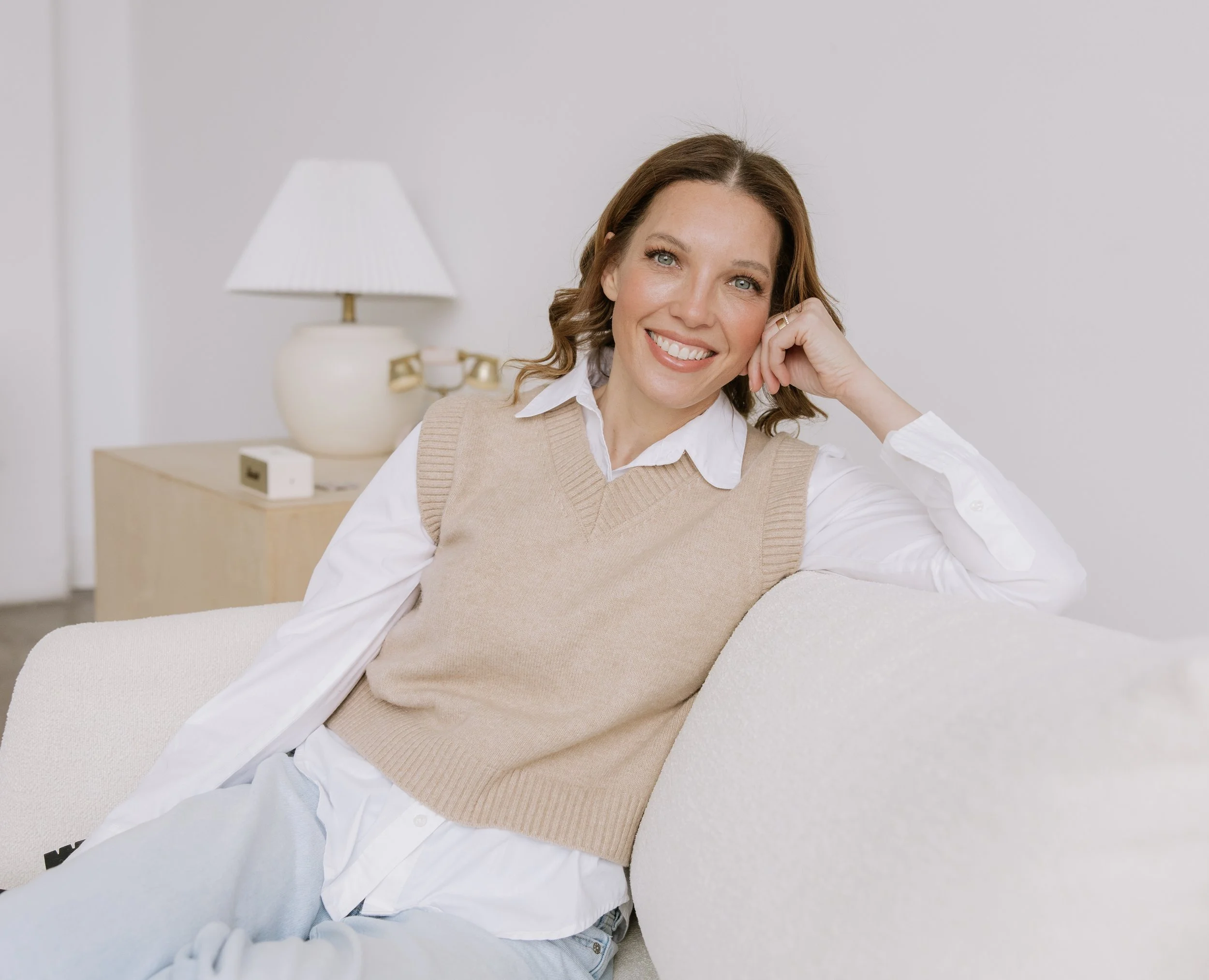 Jessica Bell psychologist in Minneapolis specializing in trauma therapy EMDR and ketamine assisted psychotherapy for high performing adults