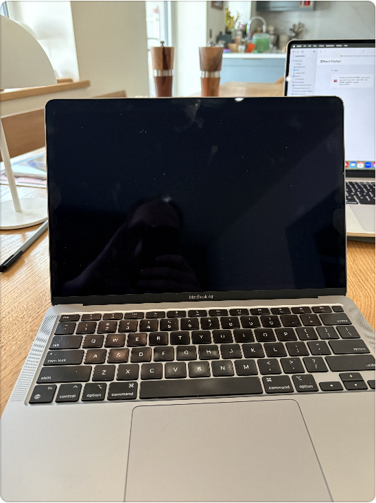 MacBook 1.png