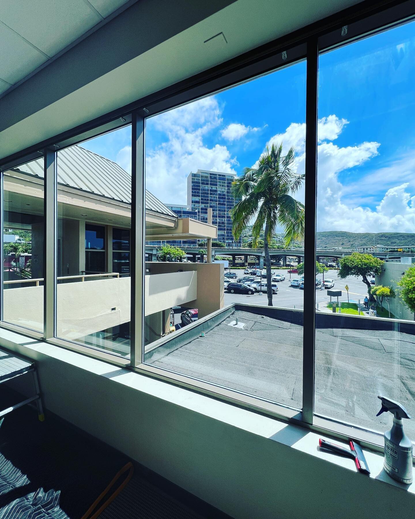 @c4_hawaii windows tinted with Night Scape 15 @kamusing #hawaiiantinting #higt #tintingwithaloha