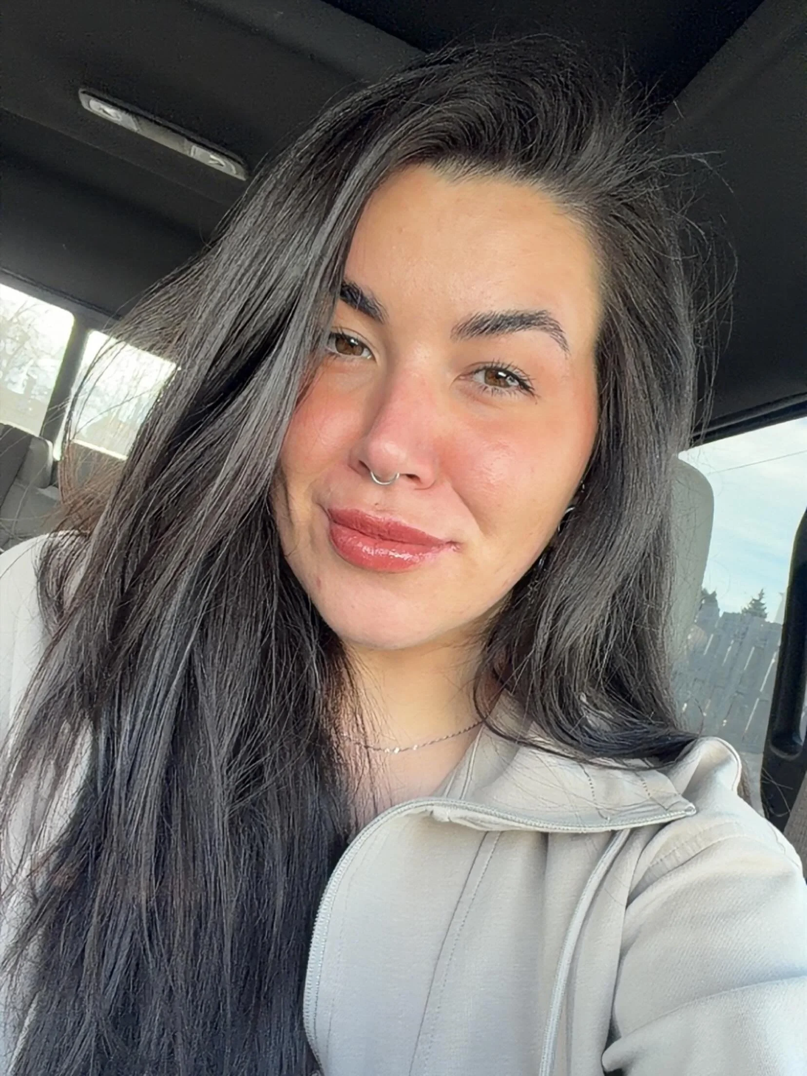 Friday introductions, every Friday we are introducing one member of the Nouveau Team: 

This is @aesthetics_by_logan one of our knowledgeable, wonderful aestheticians. 

Her favourite treatment: 
Pico Glow Facial 

Her favourite Starbucks drink: 
A l