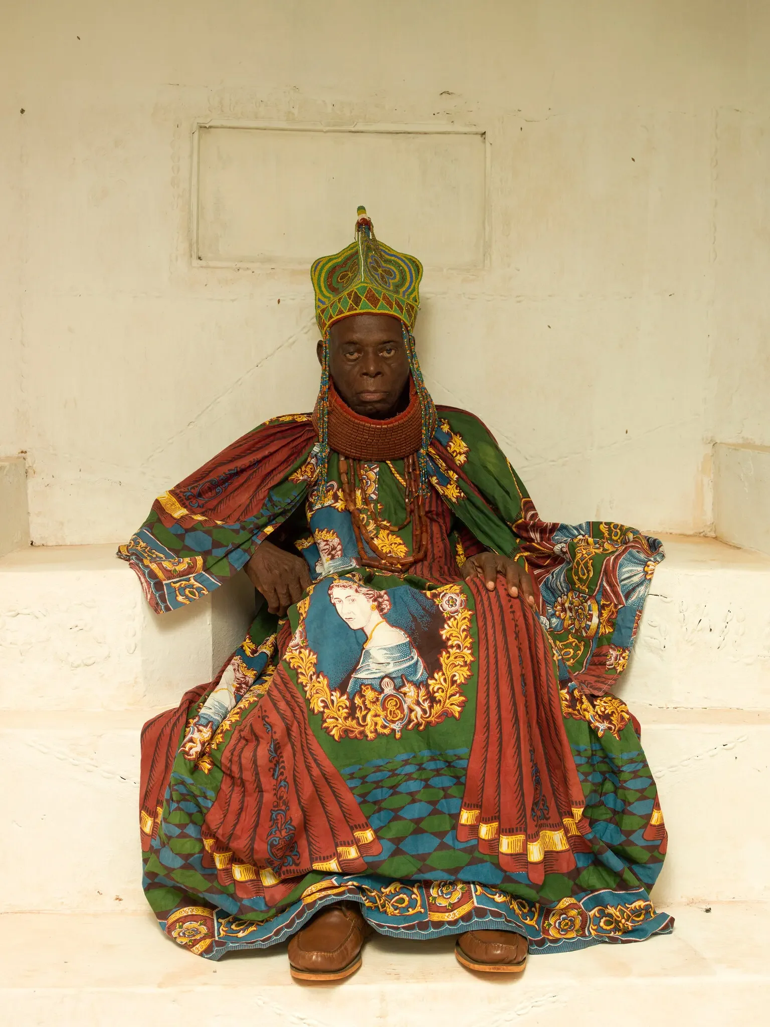  NEW YORK TIMES  Contemporary African Royals, in Regalia and Complexity
