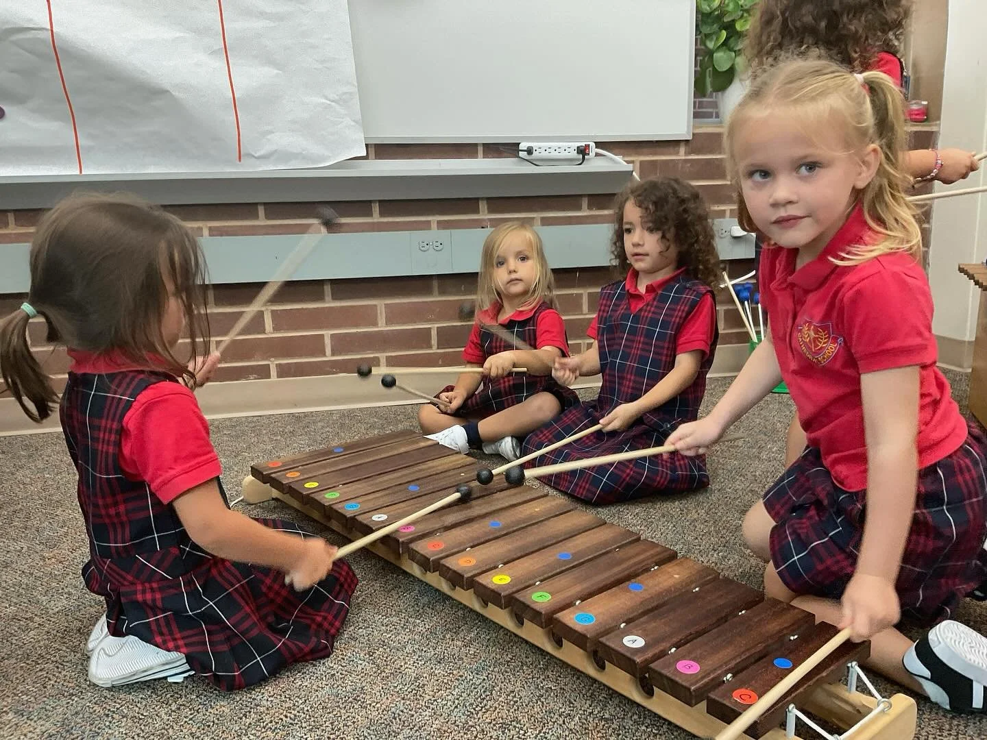 Classroom Happenings:
Pre-Kindergarten students enjoying music class and free playing all the instruments! 🎶🥁❤️