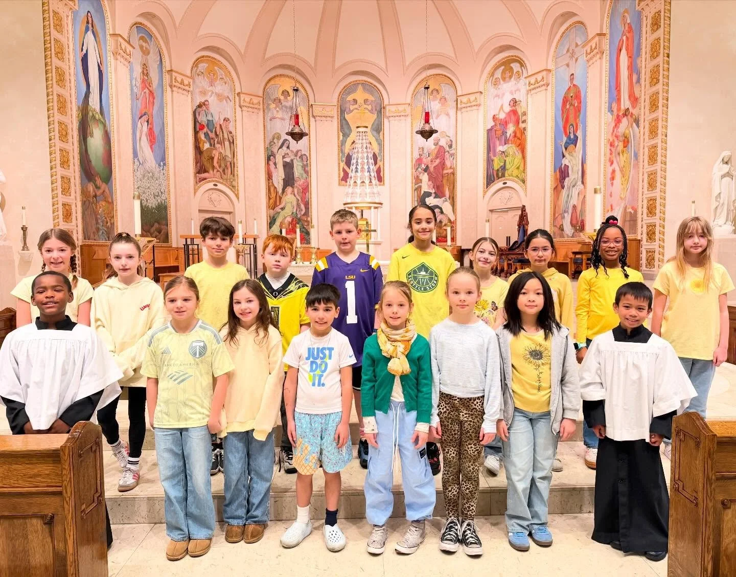 Our 3rd graders did a beautiful job leading Mass today as we kicked off Class Color Day ⛪

Through their readings, prayers, and participation, they guided our school community.  We are so proud of the reverence and leadership they showed as they help
