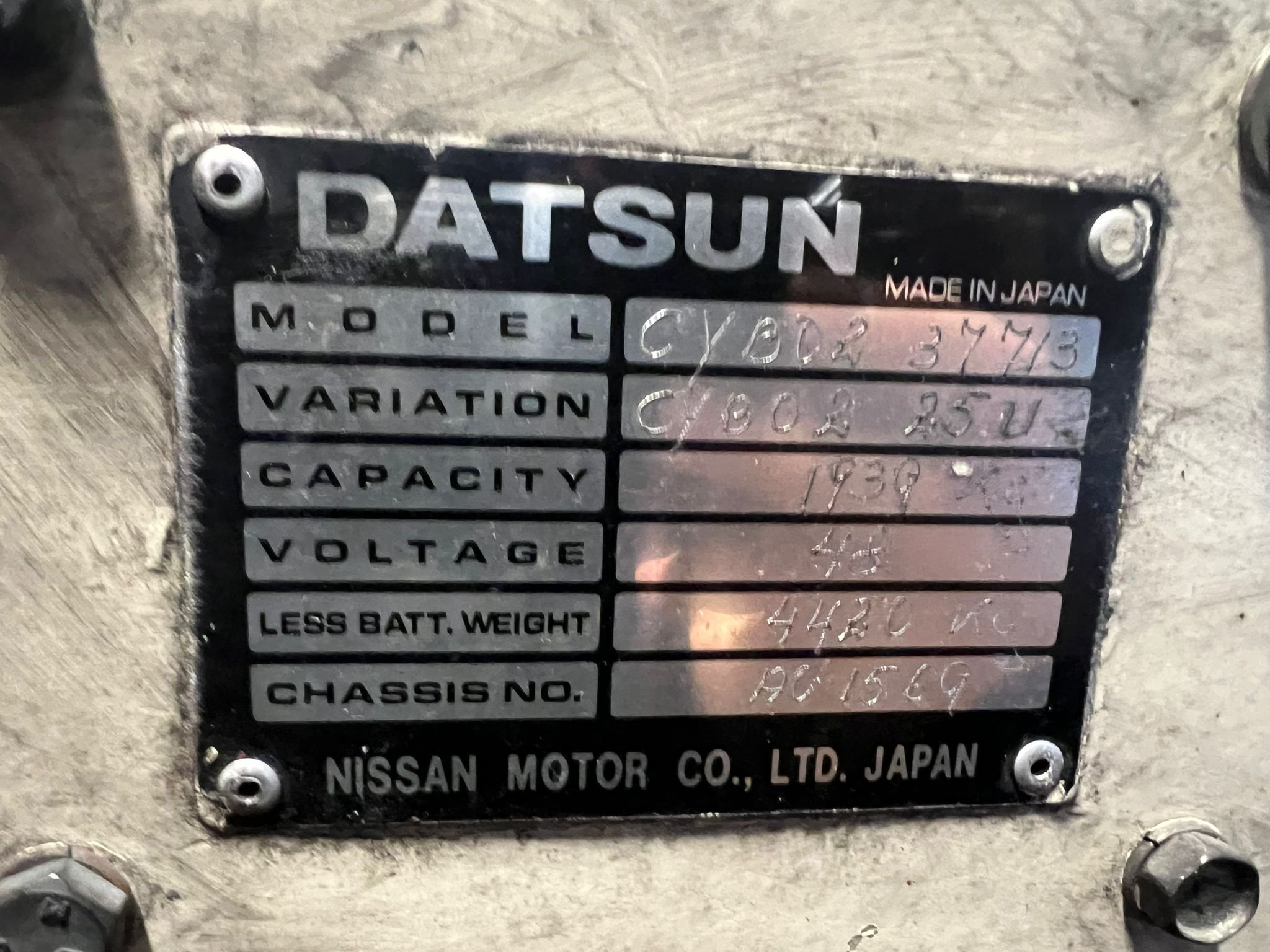 Datsun2_5T_SerialPlate.jpg