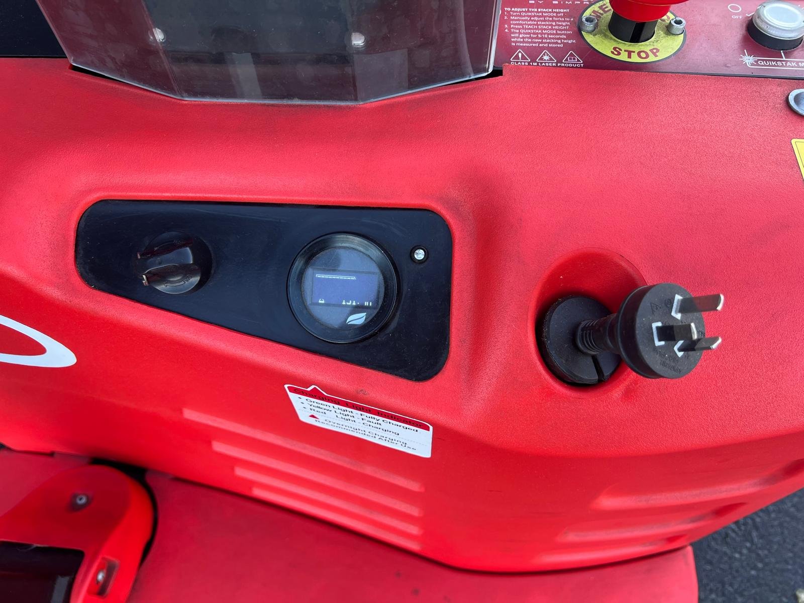 ES10DM_22_LoadHourMeter.jpg