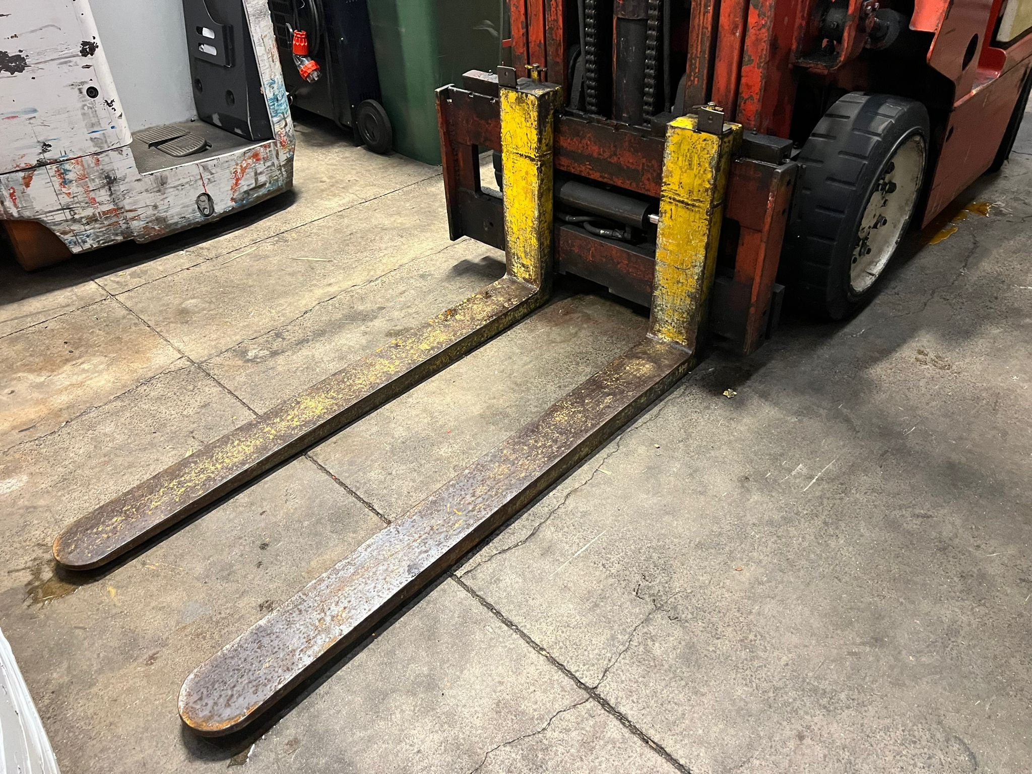 Datsun2_5T_Forks.jpg