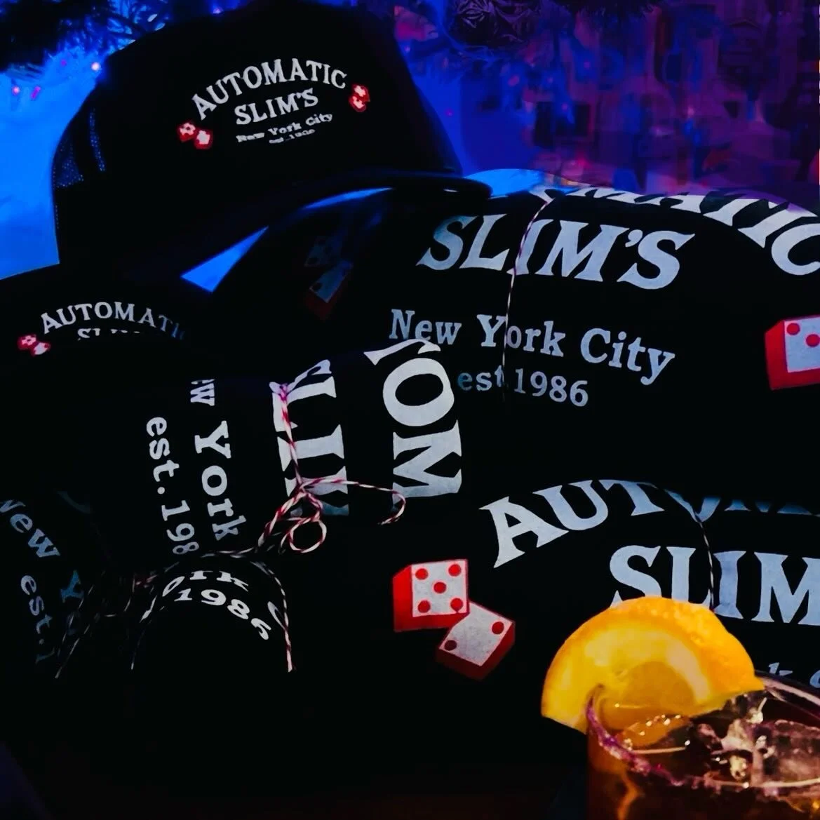 Pick-up your Automatic Slim&rsquo;s Holiday Merch at the Bar 🎁🎄Hoodies, T-shirts and Truckers🎄Now thru the week! 

#automaticslimsnyc 
#westvillagenyc 
#holidaygifts 
#bar #nycbar
