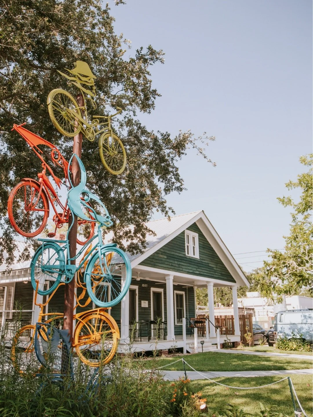 Brand photography means you don&rsquo;t have to scrape for content. 

You can communicate the vibe of a space. 

You can tell your story through visuals. 

You can connect with the right people. 

You can even make people hungry if you want. 

You ca