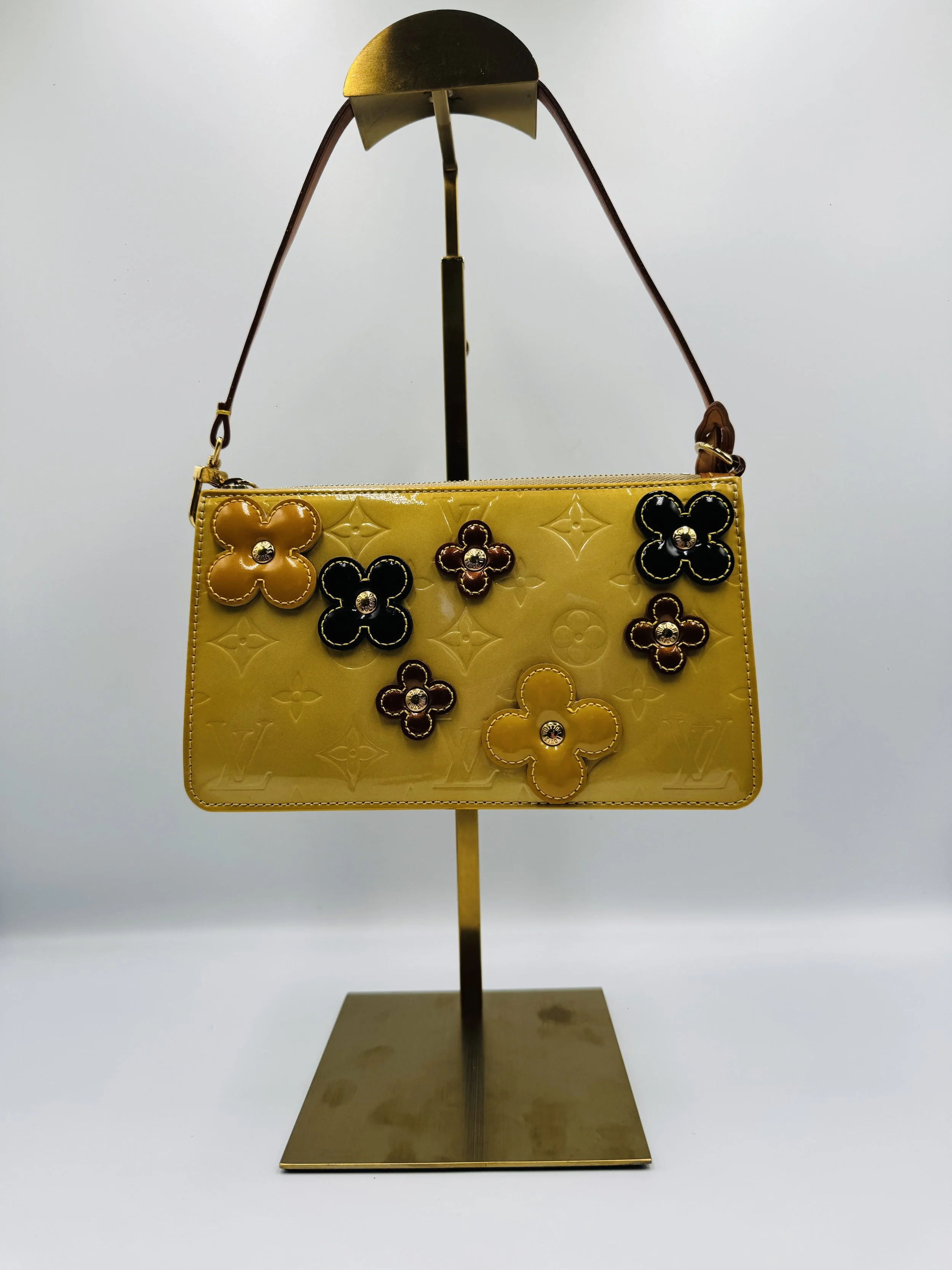 Early 2000’s Louis Vuitton Lexington Vernis Fleur Pochette