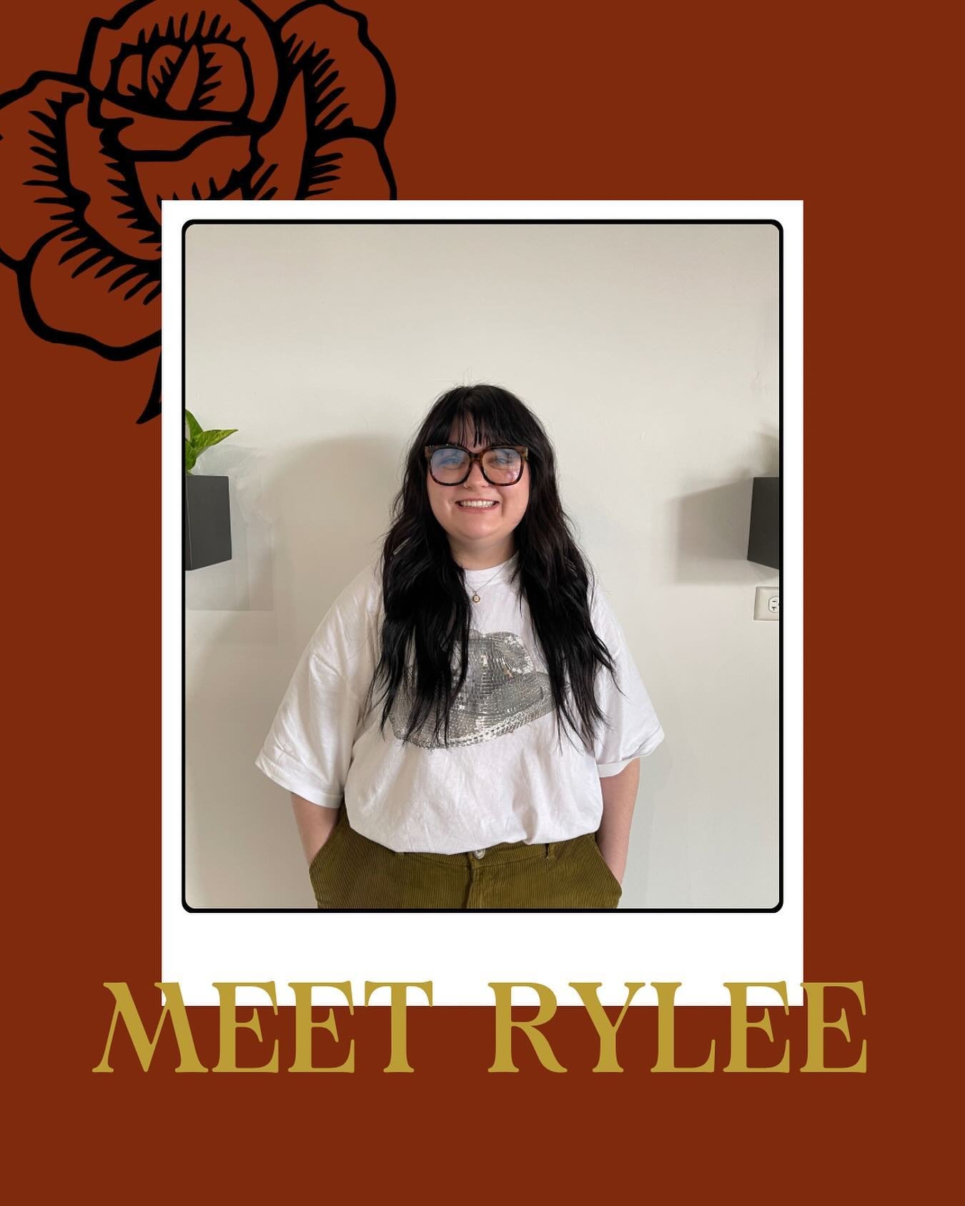 MEET RYLEE ⚡️

Rylee is our resident Midwest princess who specializes in lived-in and transformational looks. She strives to create a comfortable and friendly environment for her clients. When she&rsquo;s not at work, Rylee enjoys spending her free t